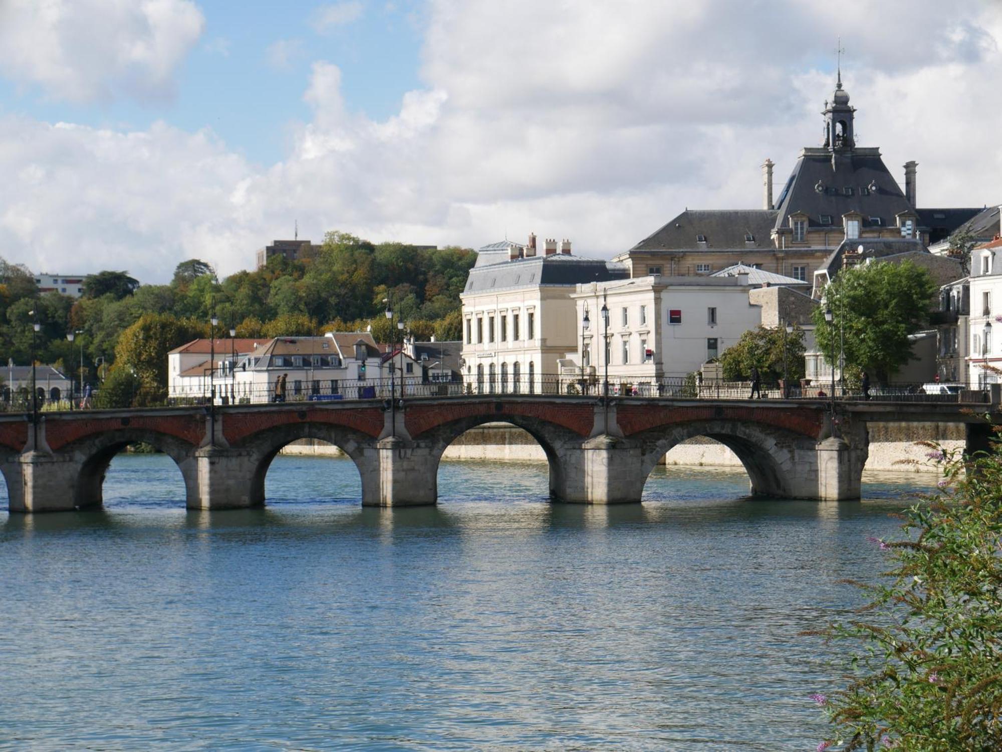 Spicy - Sejour Insolite Sur La Marne Meaux Eksteriør billede
